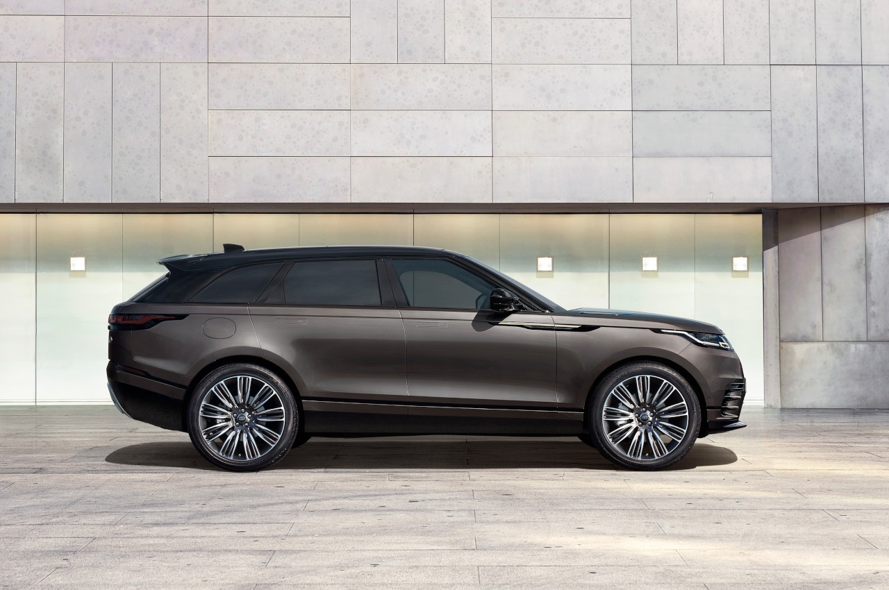 Range Rover Velar Auric Edition 2022: immagini ufficiali