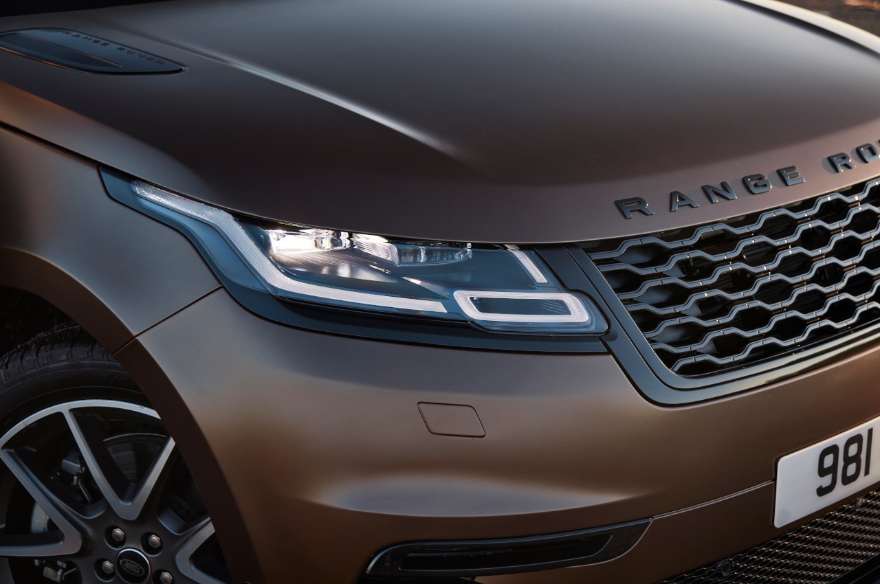 Range Rover Velar, nuove finizioni SV Bespoke Premium e Tinta su Campione: immagini ufficiali