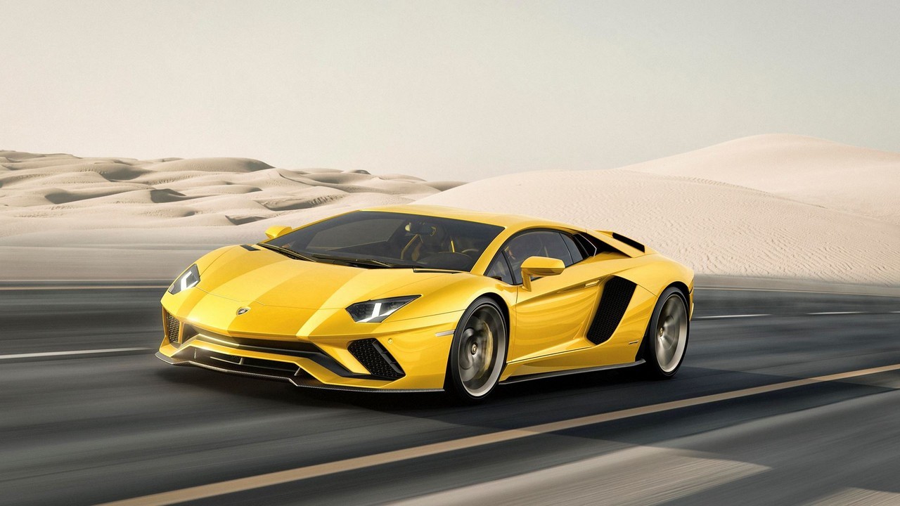 Lamborghini Aventador: immagini ufficiali