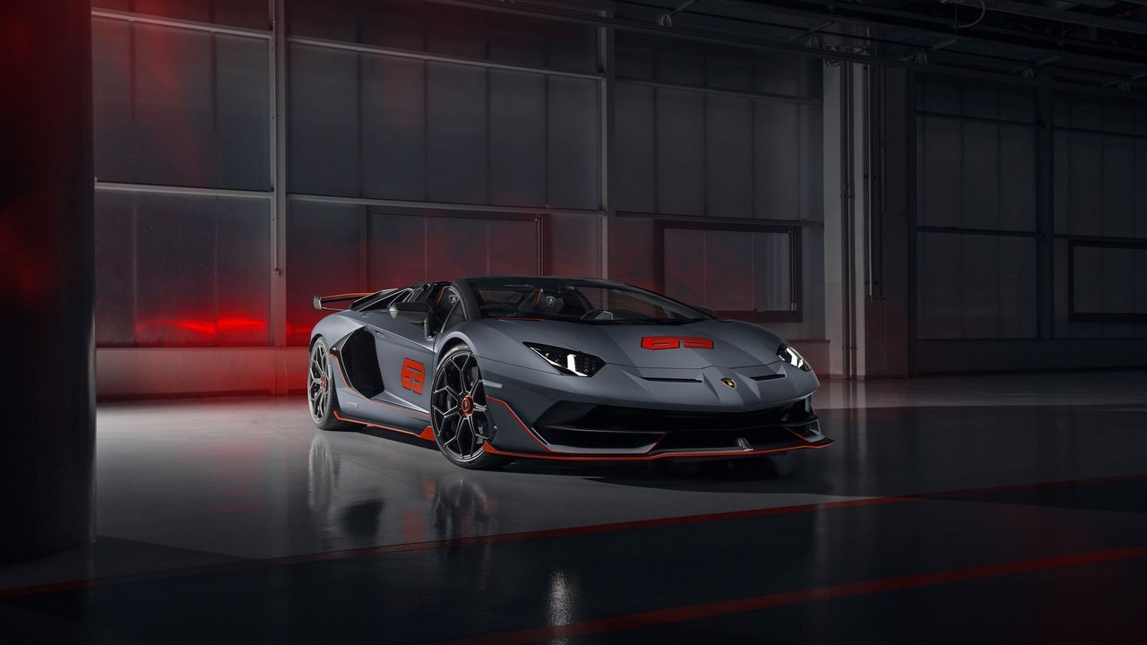 Lamborghini Aventador: immagini ufficiali