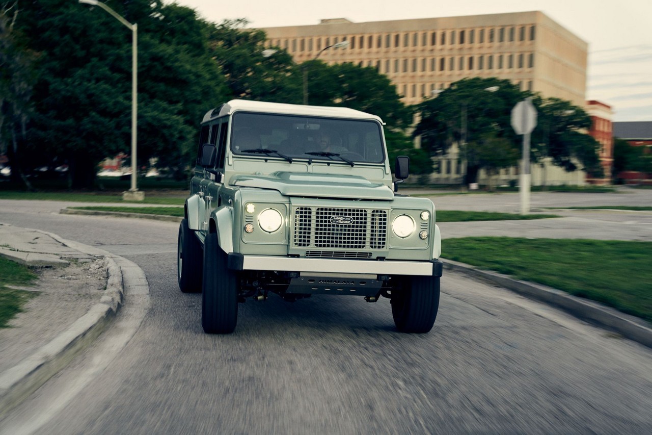 Himalaya Hue 166 su base Land Rover Defender 110