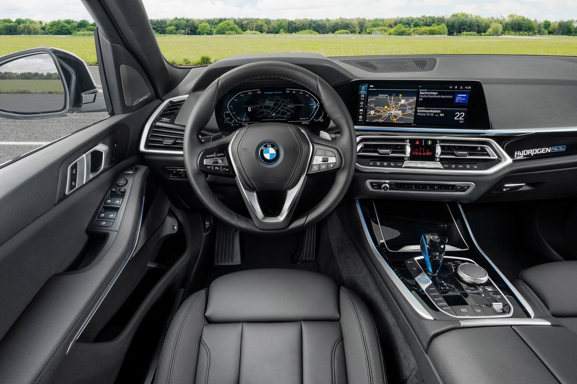 BMW iX5 Hydrogen: le immagini