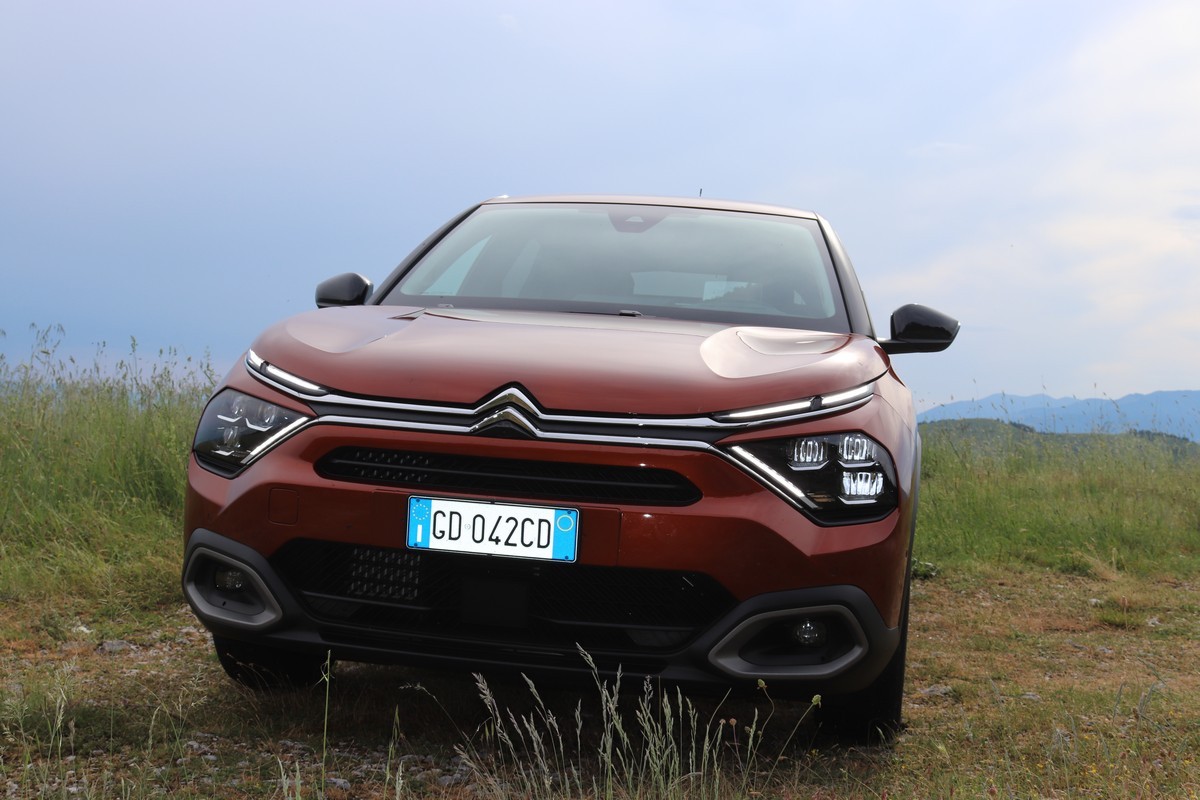 Citroen C4 1.5 BlueHDi EAT8 Shine: la prova su strada