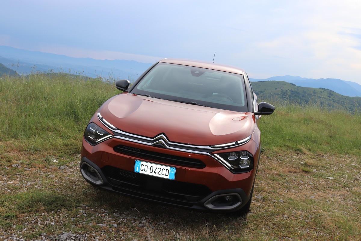 Citroen C4 1.5 BlueHDi EAT8 Shine: la prova su strada