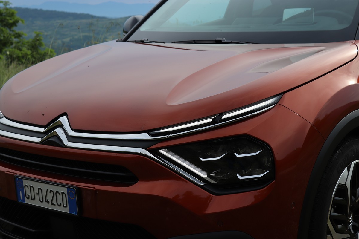 Citroen C4 1.5 BlueHDi EAT8 Shine: la prova su strada