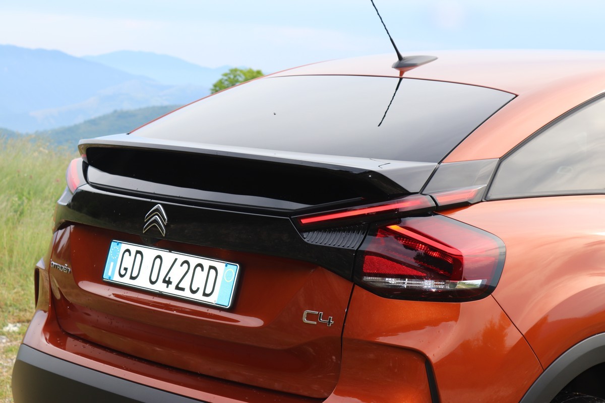 Citroen C4 1.5 BlueHDi EAT8 Shine: la prova su strada