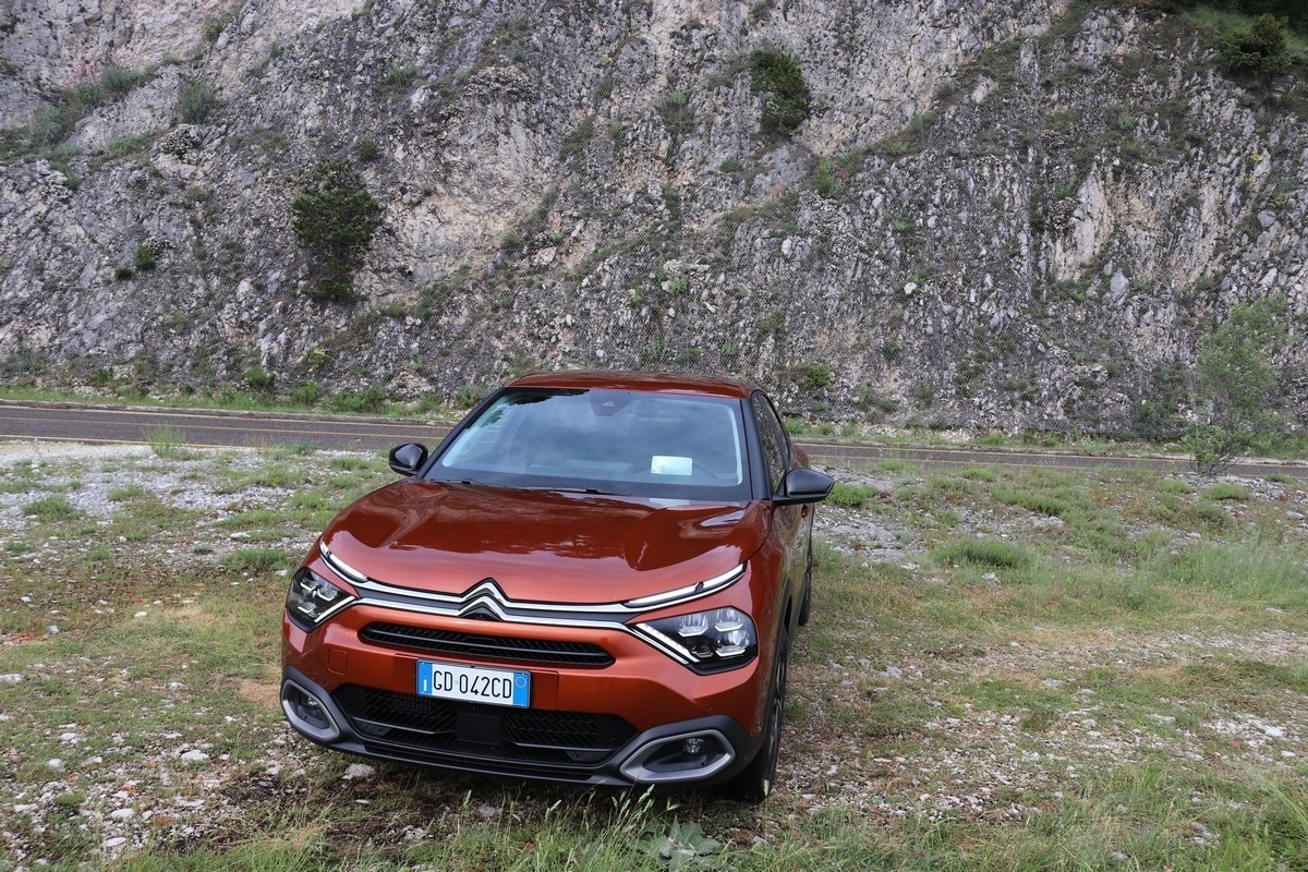 Citroen C4 1.5 BlueHDi EAT8 Shine: la prova su strada