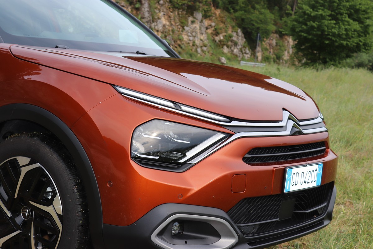 Citroen C4 1.5 BlueHDi EAT8 Shine: la prova su strada