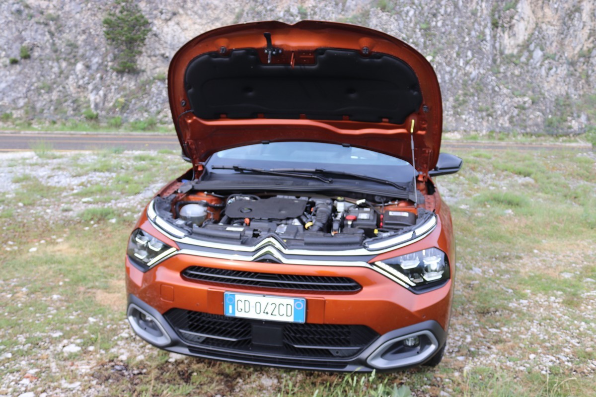 Citroen C4 1.5 BlueHDi EAT8 Shine: la prova su strada