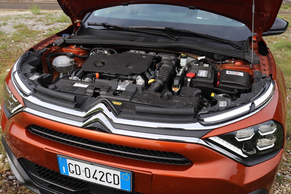 Citroen C4 1.5 BlueHDi EAT8 Shine: la prova su strada