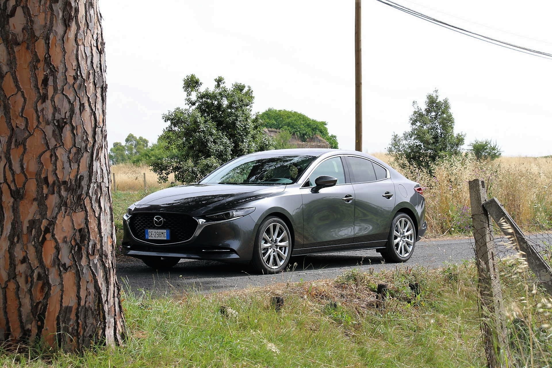 Mazda 3 Sedan Skyactiv-X prova su strada