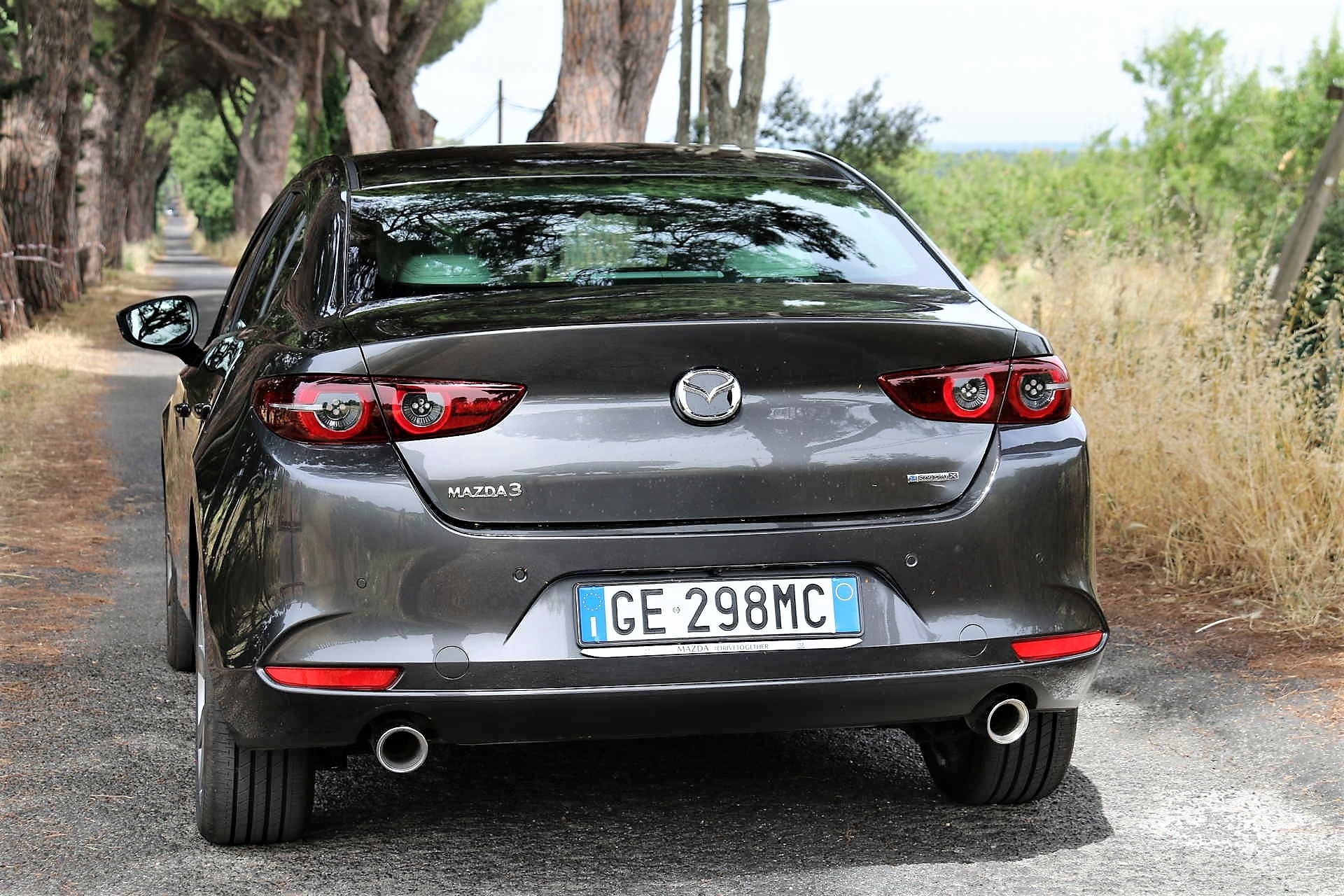 Mazda 3 Sedan Skyactiv-X prova su strada