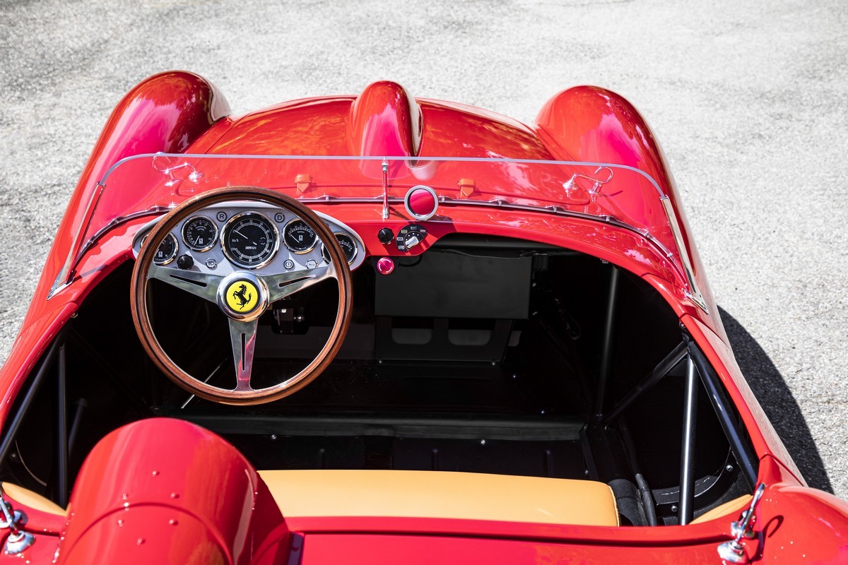 Ferrari Testa Rossa J: 299 unità per la replica in scala da 93.000 euro