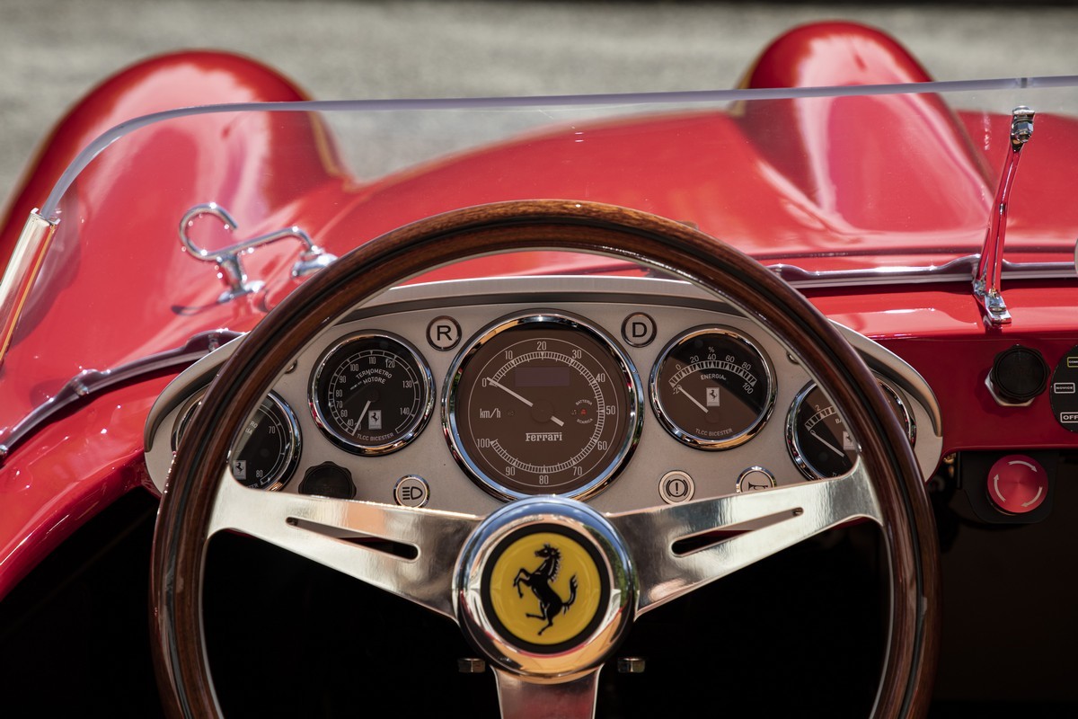 Ferrari Testa Rossa J: 299 unità per la replica in scala da 93.000 euro