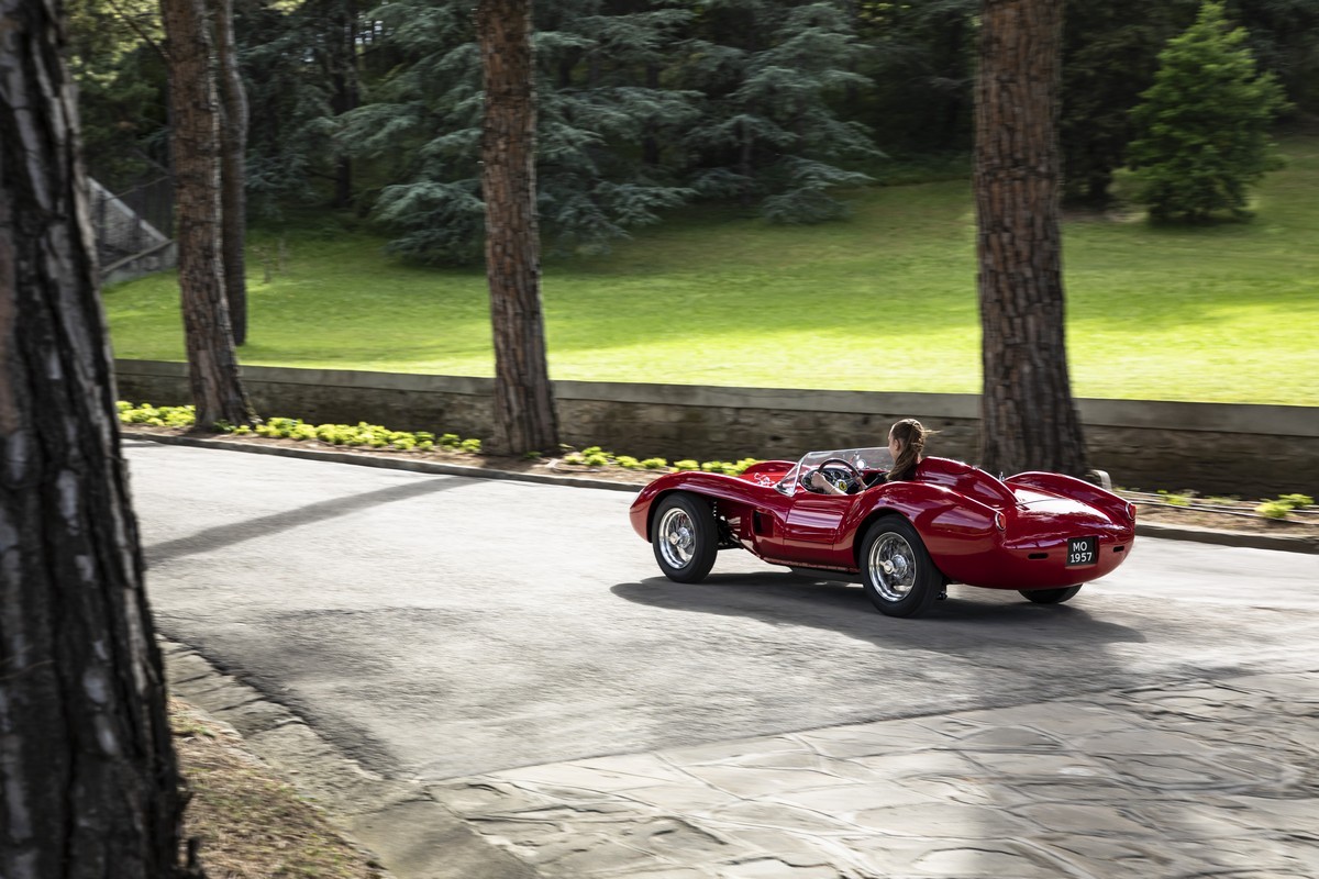 Ferrari Testa Rossa J: 299 unità per la replica in scala da 93.000 euro