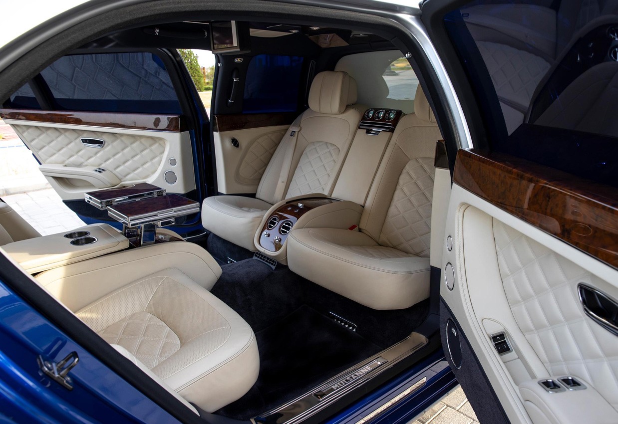 Bentley Mulsanne Grand Limousine Mulliner: immagini ufficiali