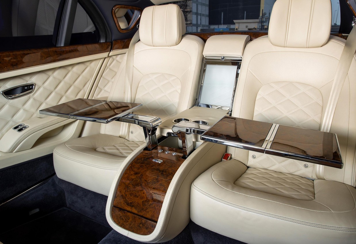 Bentley Mulsanne Grand Limousine Mulliner: immagini ufficiali