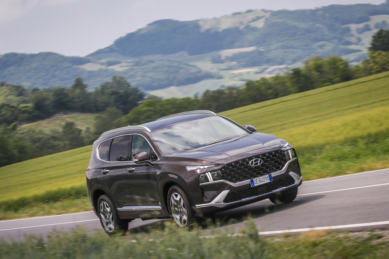 Hyundai Santa Fe Plug-in Hybrid 2021: immagini ufficiali