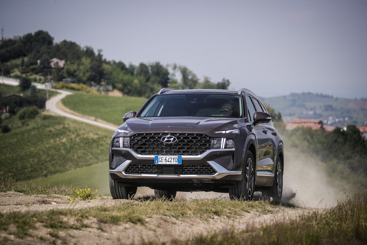 Hyundai Santa Fe Plug-in Hybrid 2021: immagini ufficiali