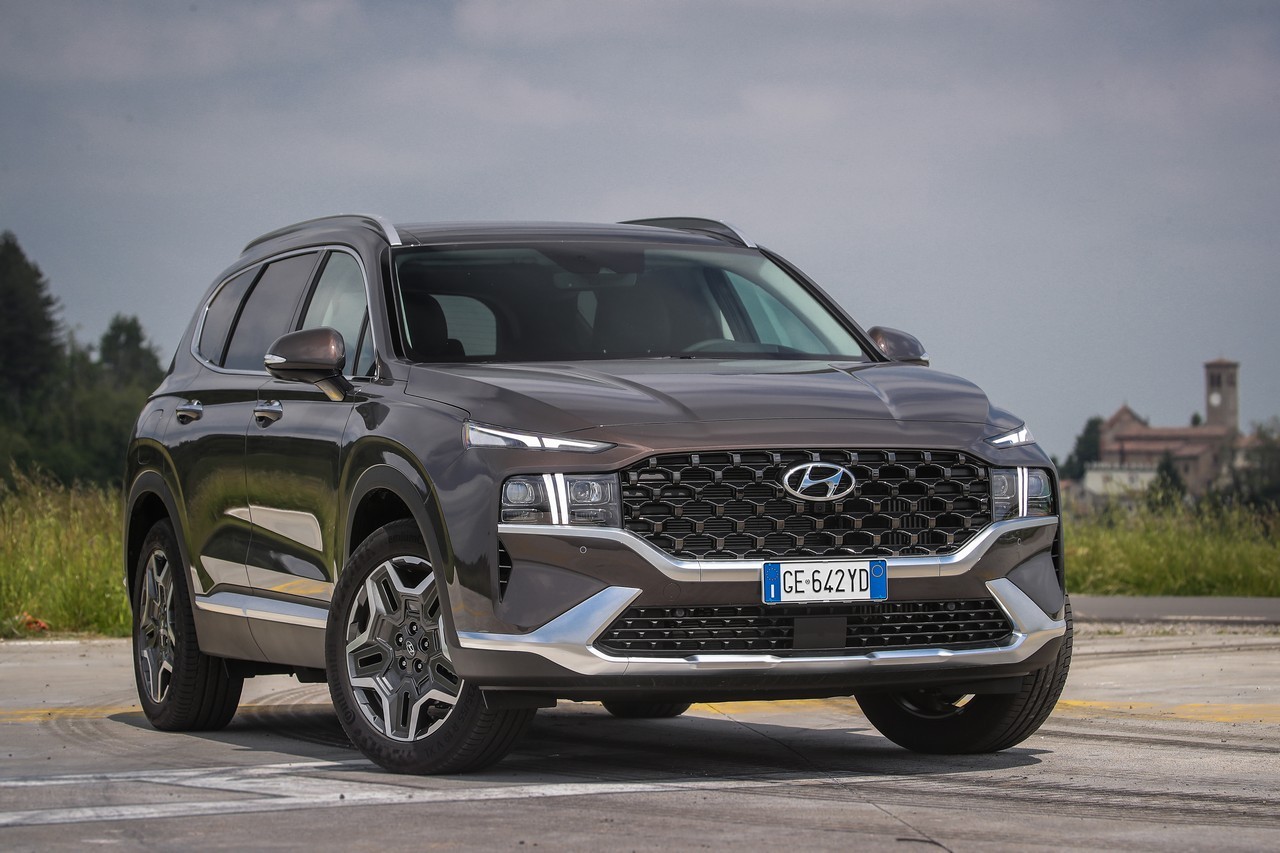 Hyundai Santa Fe Plug-in Hybrid 2021: immagini ufficiali