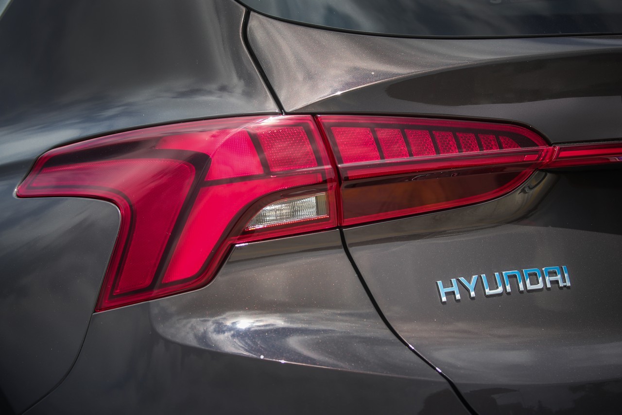 Hyundai Santa Fe Plug-in Hybrid 2021: immagini ufficiali