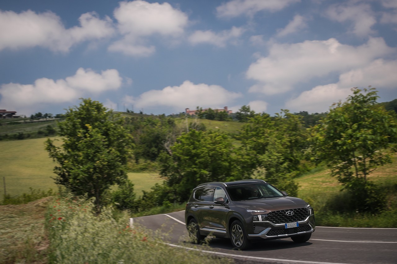 Hyundai Santa Fe Plug-in Hybrid 2021: immagini ufficiali