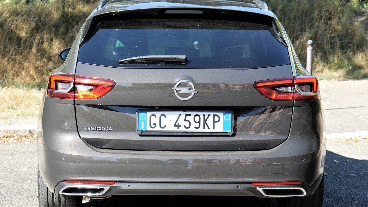 Opel Insignia Sports Tourer 2.0 CDTI AT8 Ultimate: prova su strada