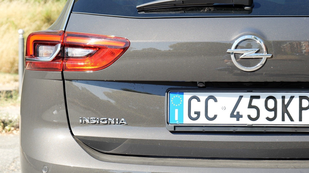 Opel Insignia Sports Tourer 2.0 CDTI AT8 Ultimate: prova su strada