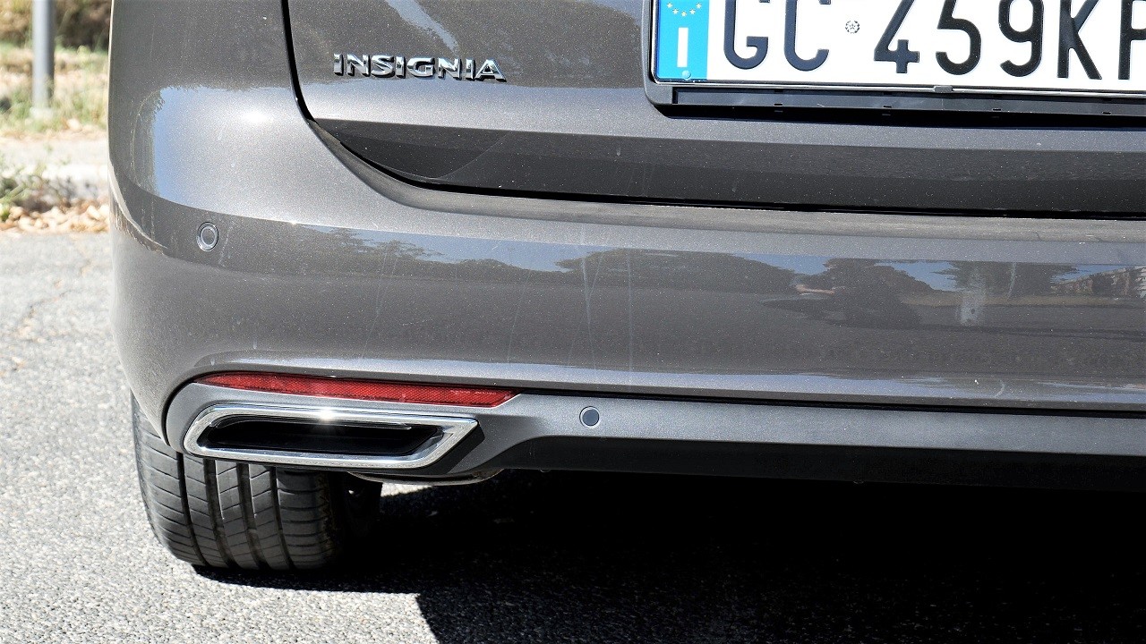 Opel Insignia Sports Tourer 2.0 CDTI AT8 Ultimate: prova su strada