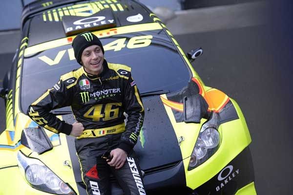 Valentino Rossi: il Dottore lascia le moto per correre in auto