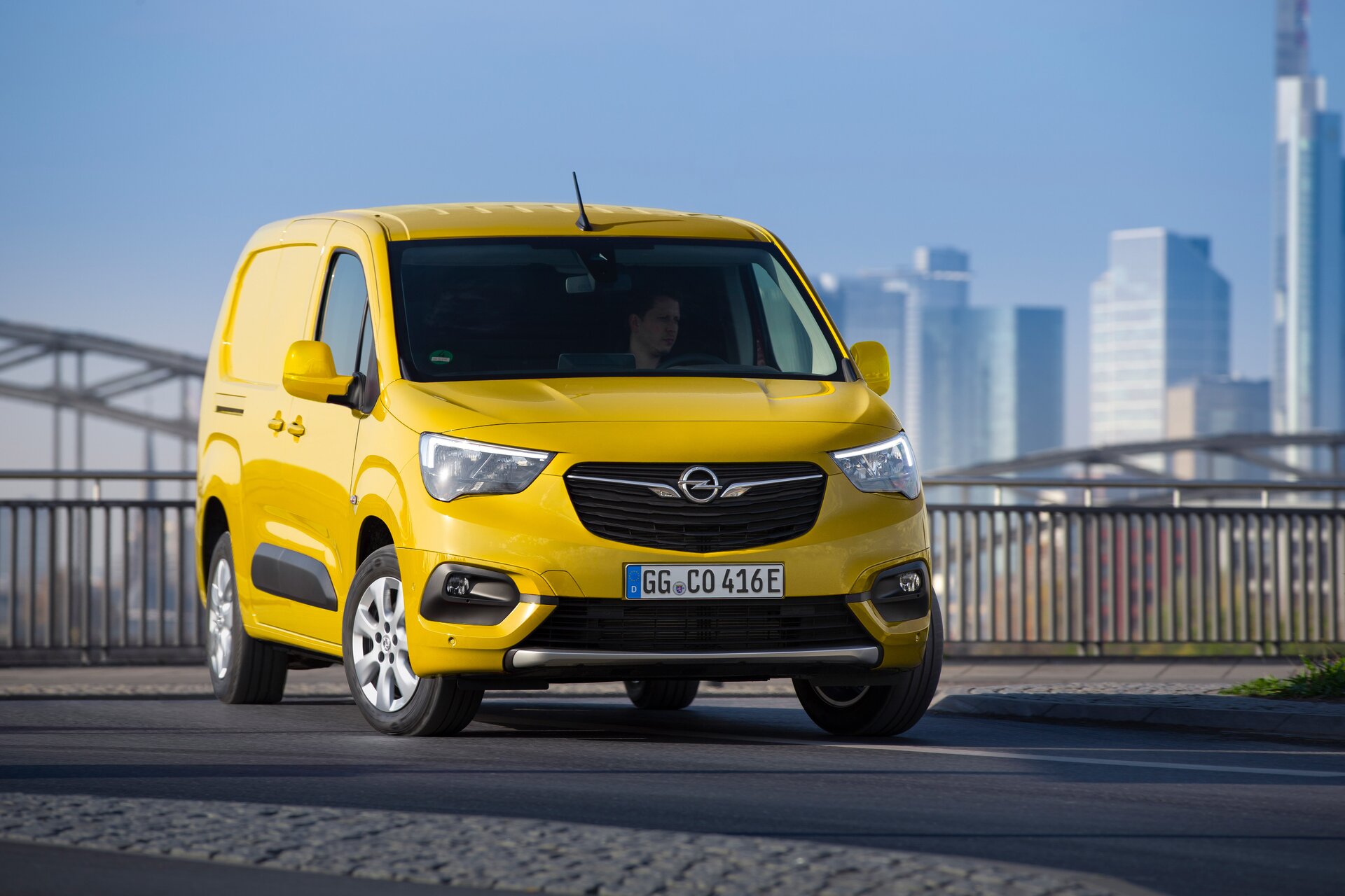 Opel Combo-e Cargo: le immagini ufficiali