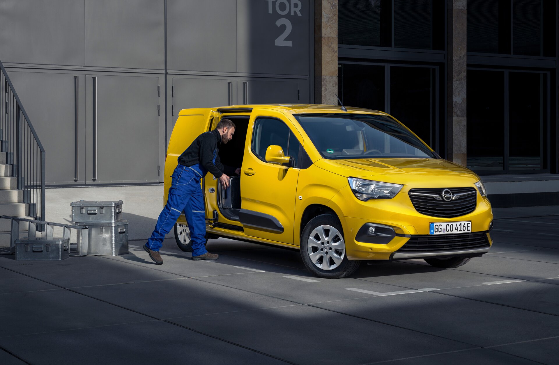 Opel Combo-e Cargo: le immagini ufficiali