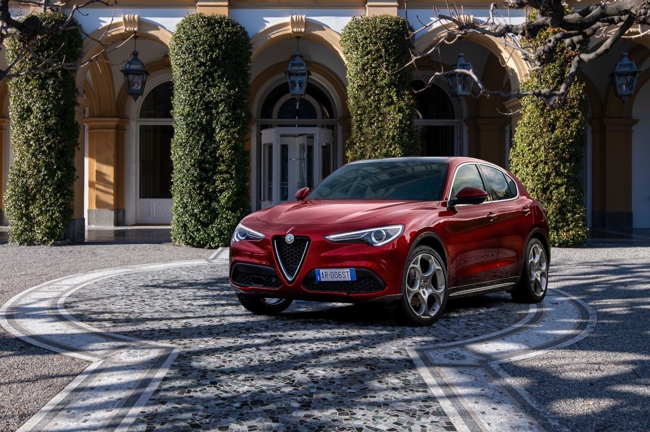 Alfa Romeo Stelvio 6C Villa d’Este 2021: immagini ufficiali