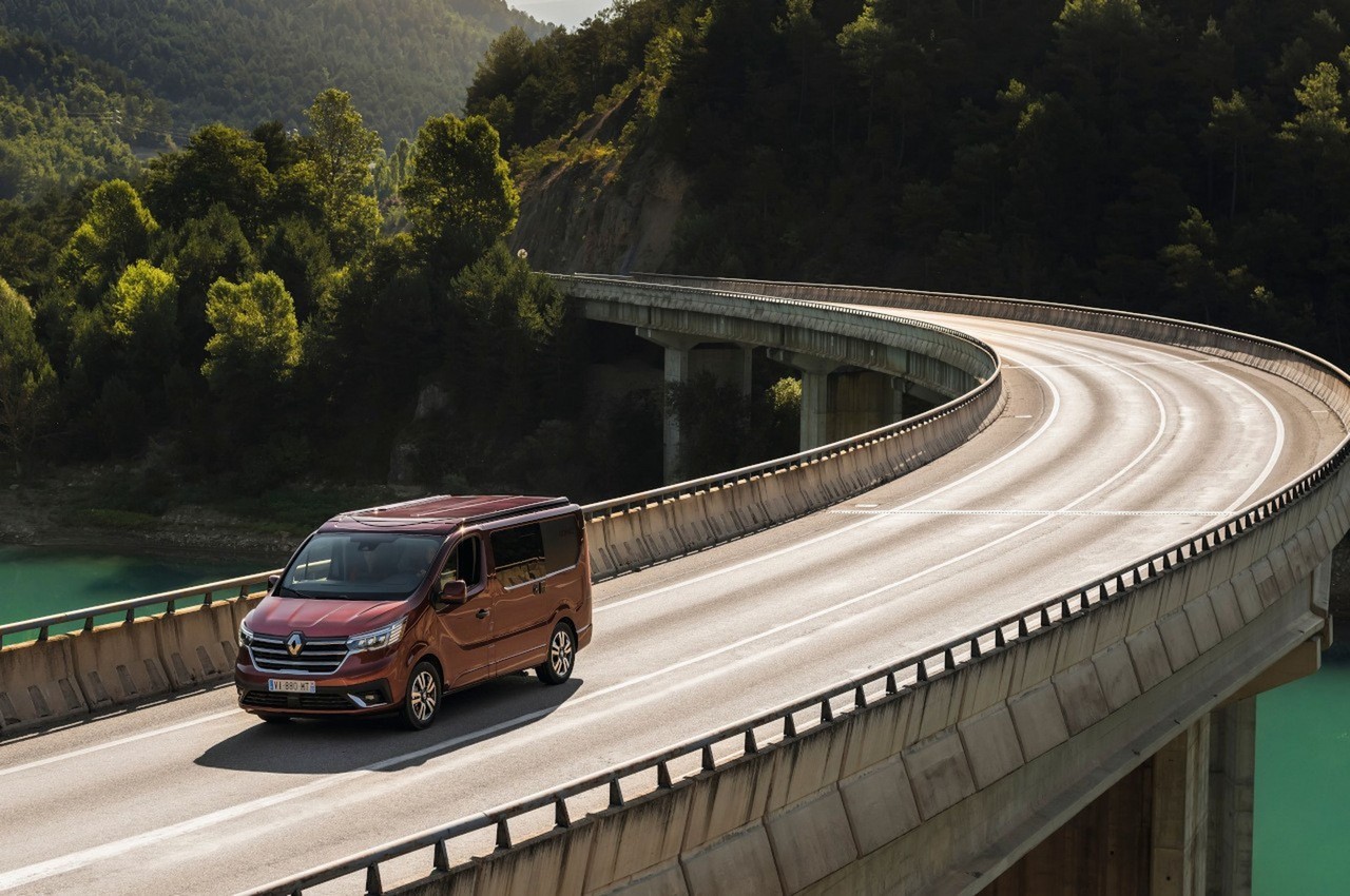 Renault Trafic SpaceNomad 2022: immagini ufficiali