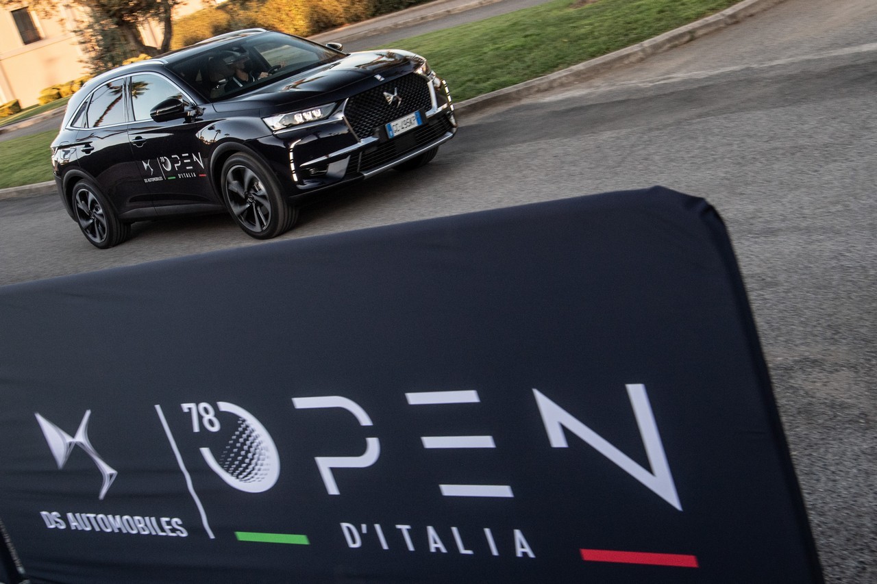 DS Automobiles, la gamma E-Tense agli Open d'Italia di golf 2021