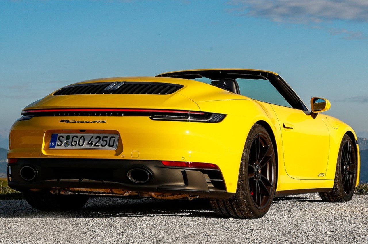 Porsche 911 Carrera GTS Cabriolet 2021: immagini ufficiali