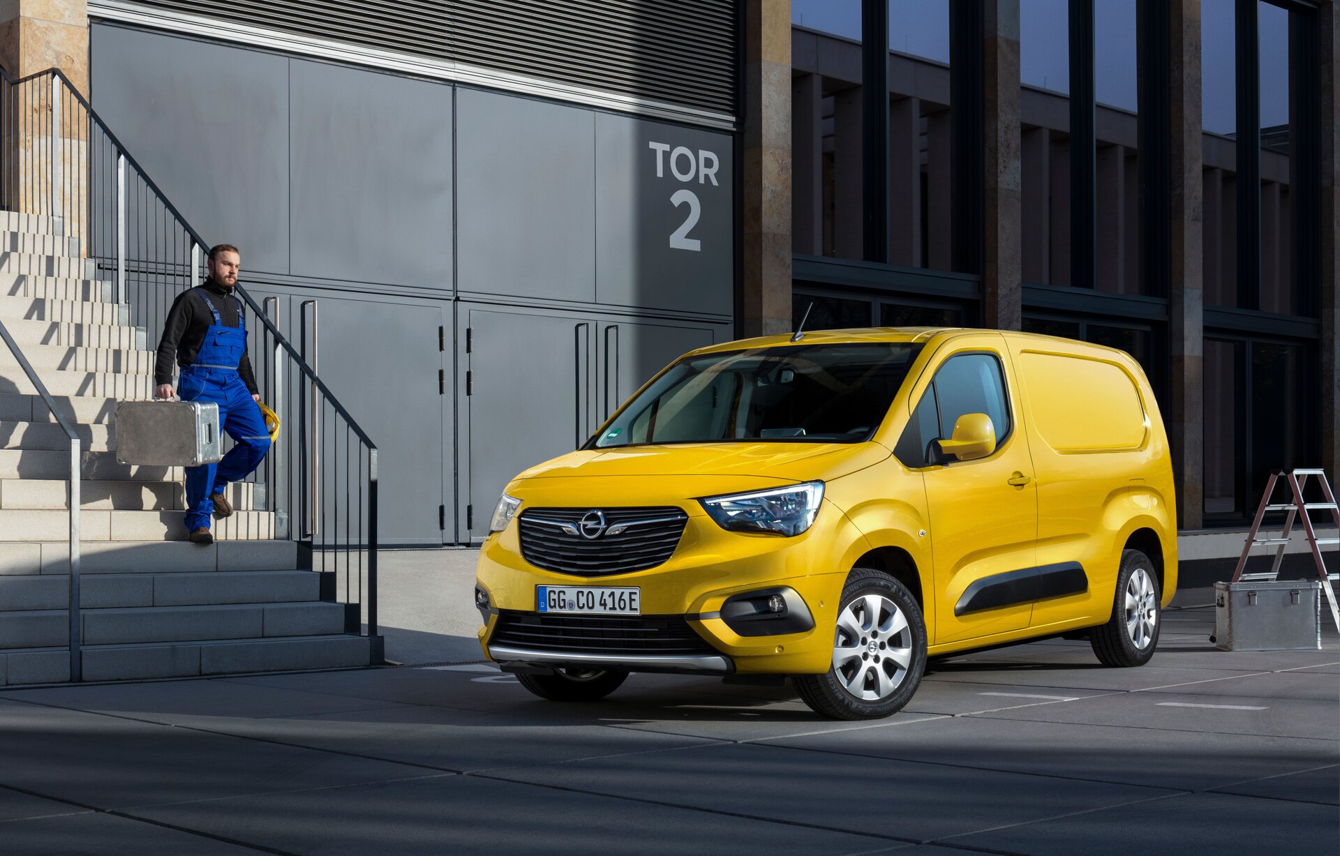 Opel Combo-e Cargo: le immagini ufficiali