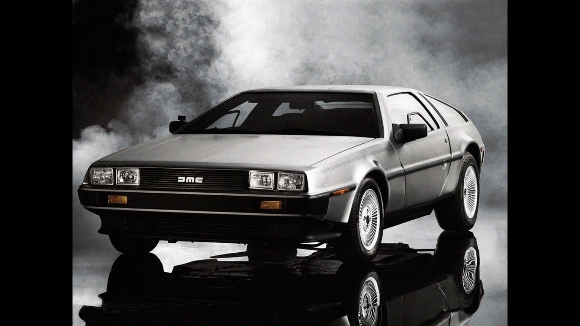 DeLorean DMC-12: le immagini ufficiali