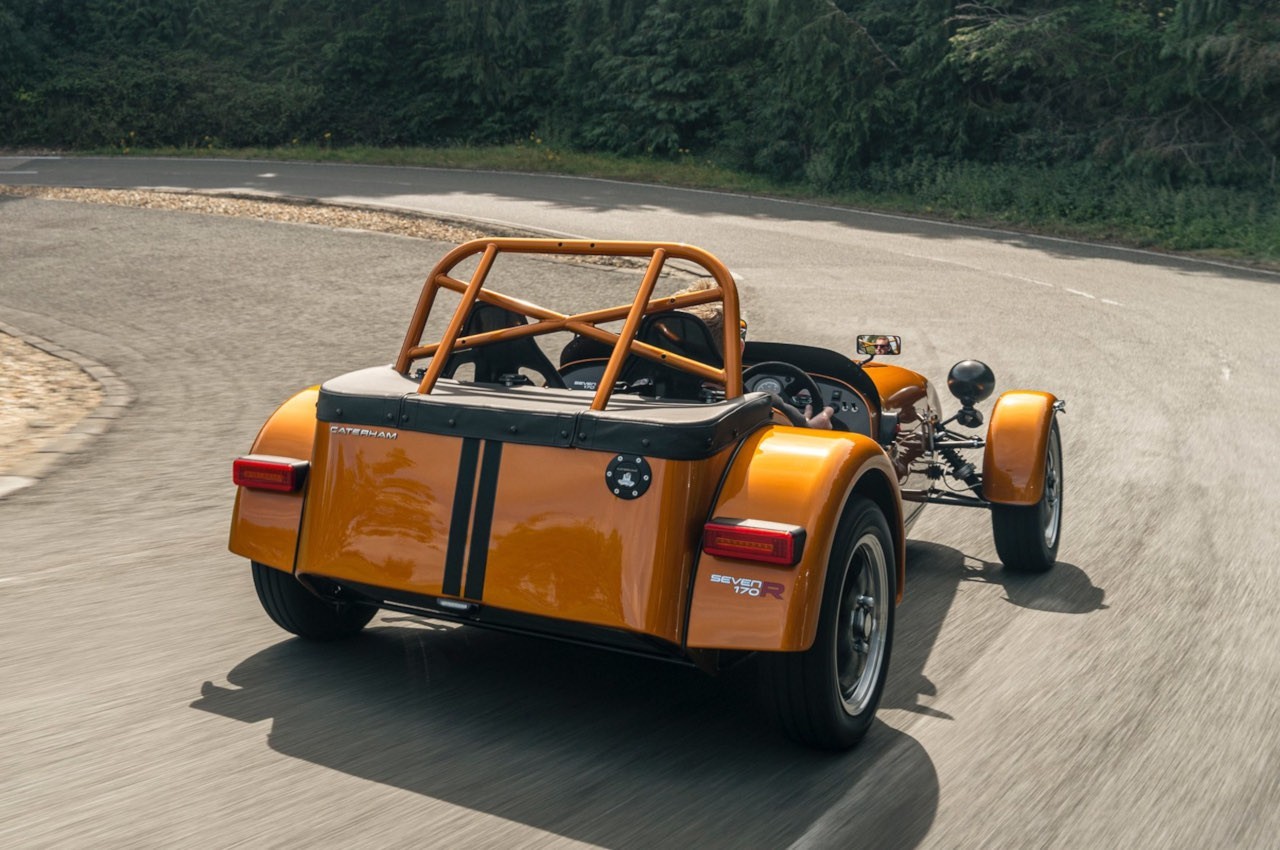 Caterham Seven 170 2022: immagini ufficiali