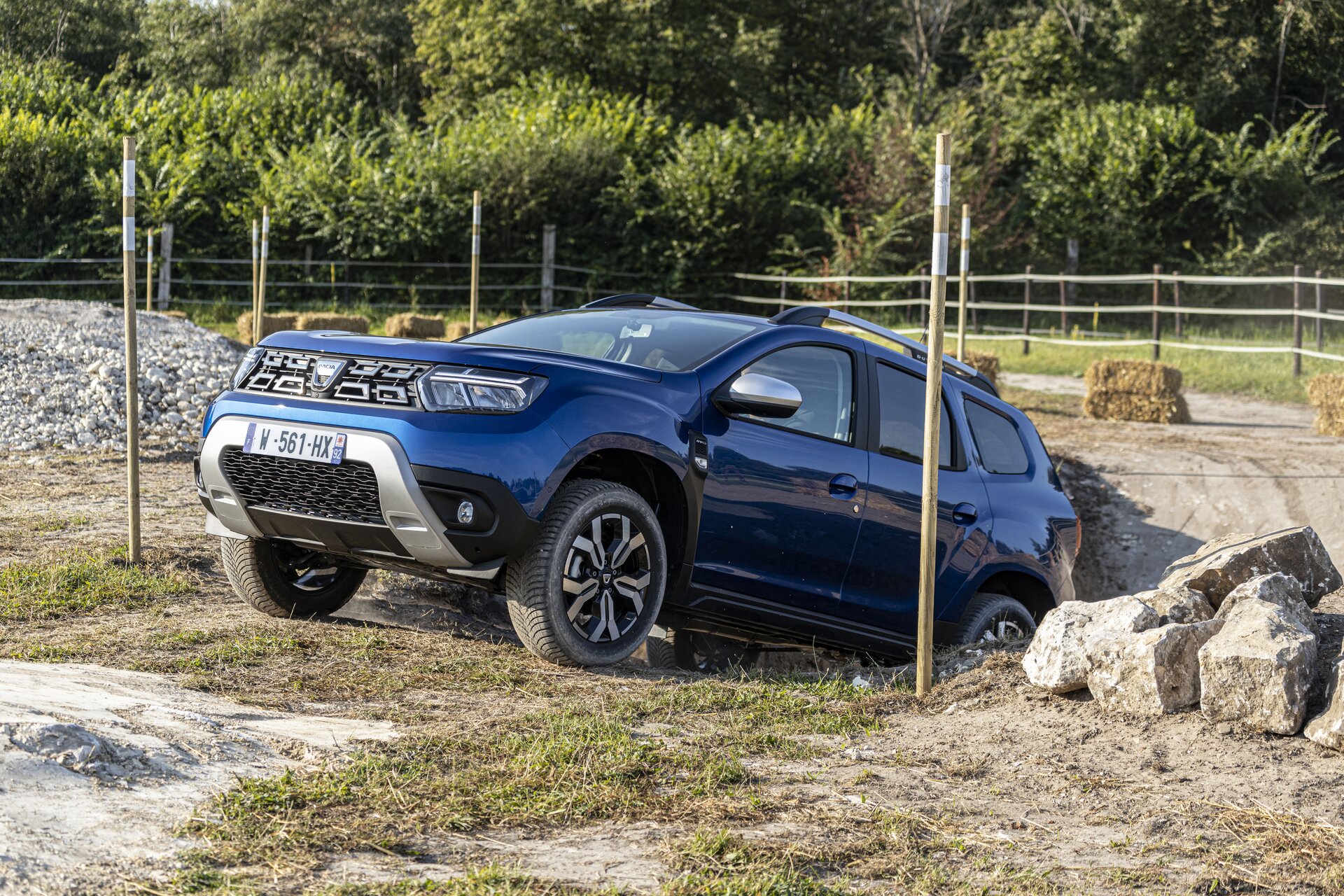 Dacia Duster 2022: le immagini ufficiali