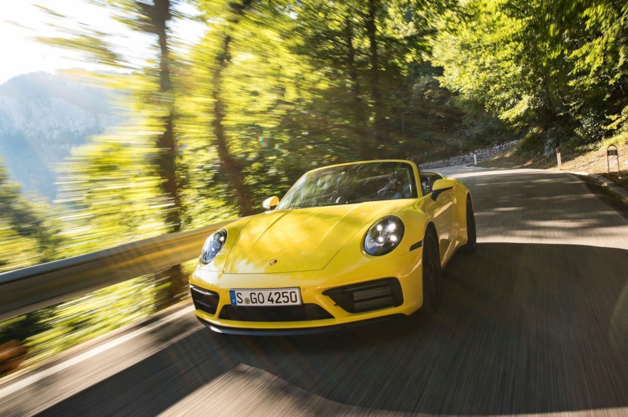 Porsche 911 Carrera GTS Cabriolet 2021: immagini ufficiali