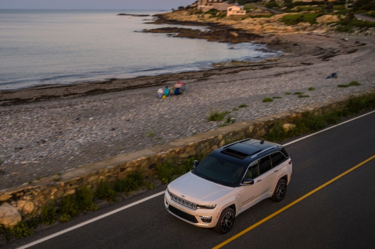 Jeep Grand Cherokee e Grand Cherokee 4xe 2022: immagini ufficiali