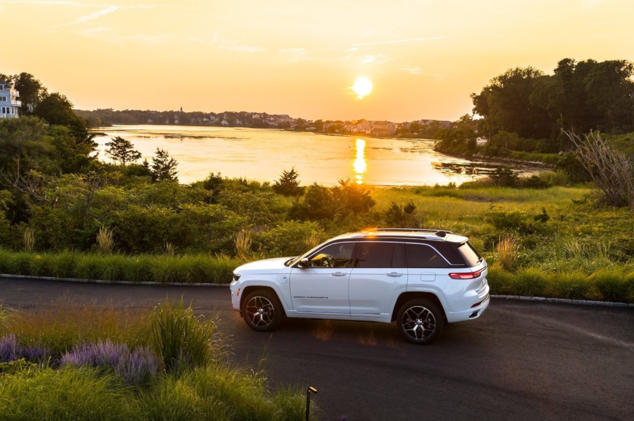 Jeep Grand Cherokee e Grand Cherokee 4xe 2022: immagini ufficiali