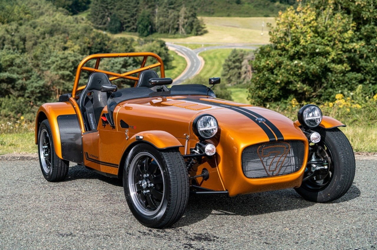 Caterham Seven 170 2022: immagini ufficiali