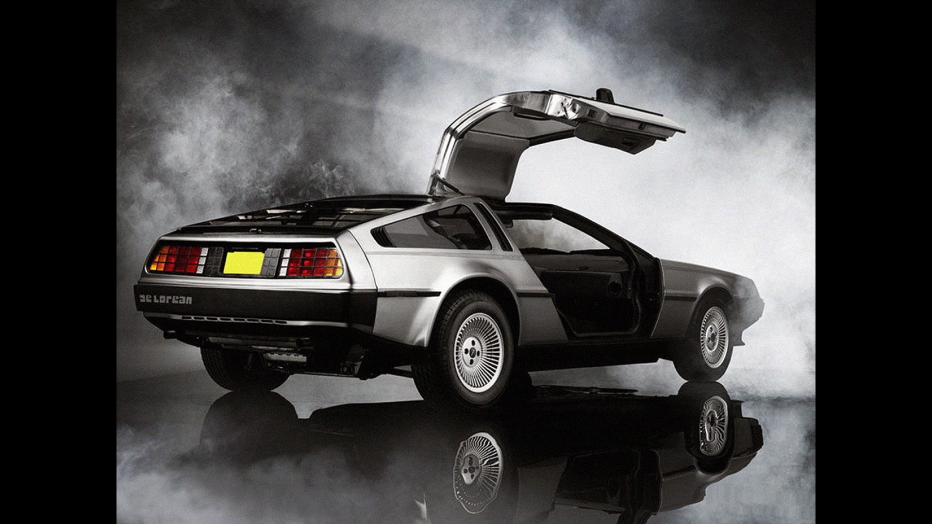 DeLorean DMC-12: le immagini ufficiali