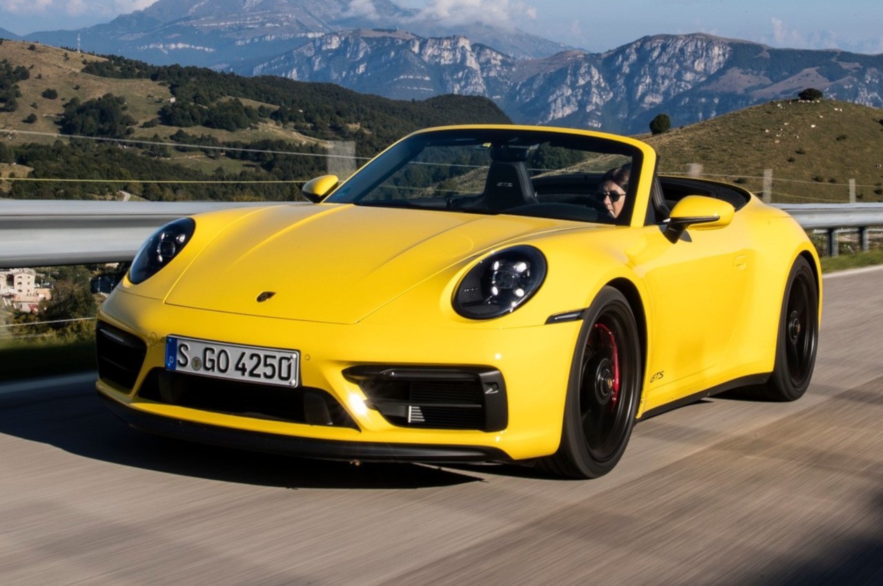 Porsche 911 Carrera GTS Cabriolet 2021: immagini ufficiali