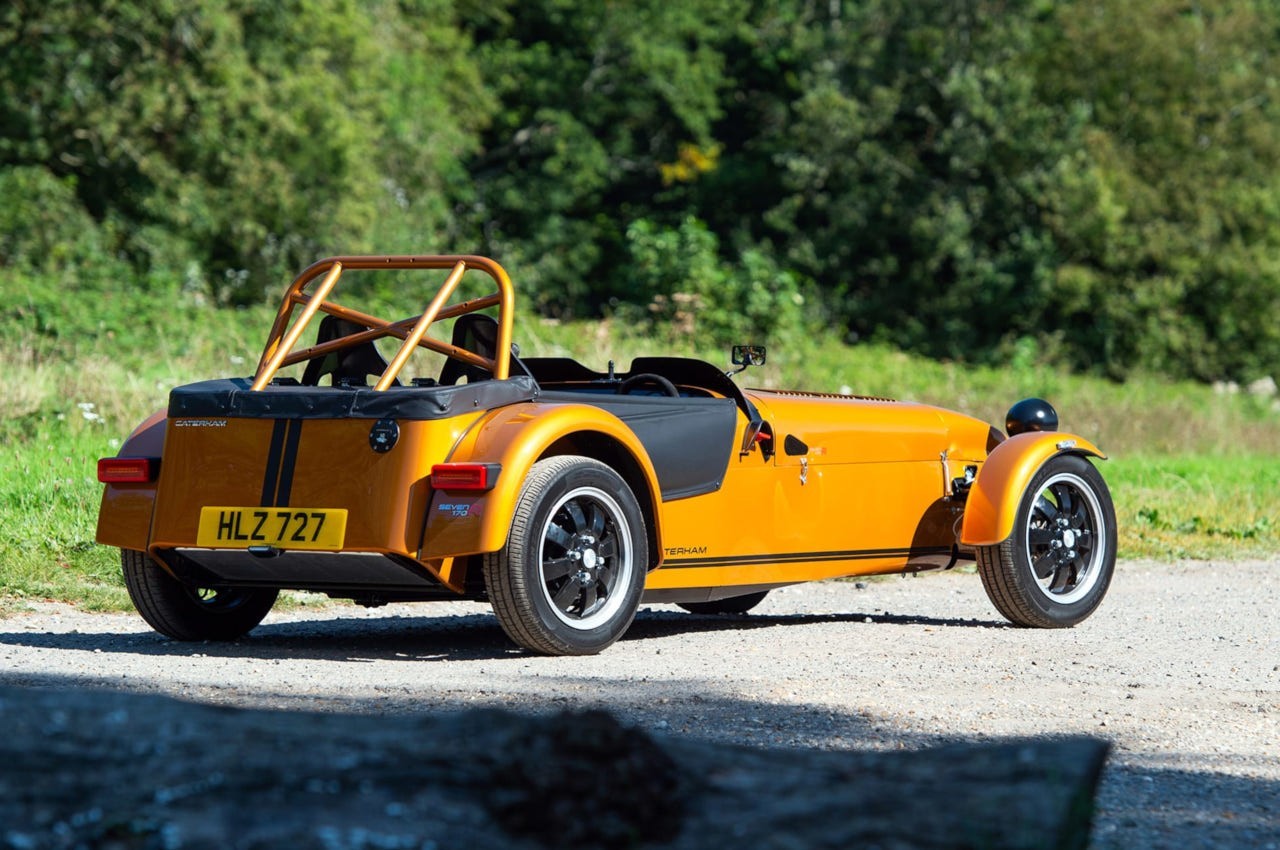 Caterham Seven 170 2022: immagini ufficiali