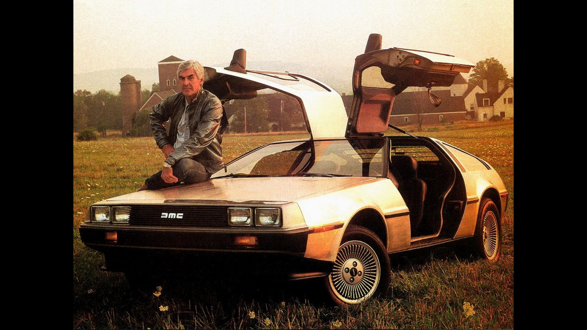 DeLorean DMC-12: le immagini ufficiali