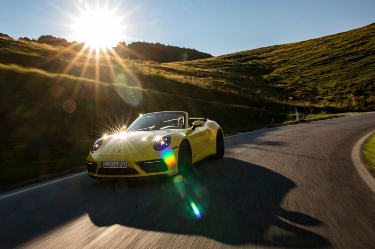 Porsche 911 Carrera GTS Cabriolet 2021: immagini ufficiali