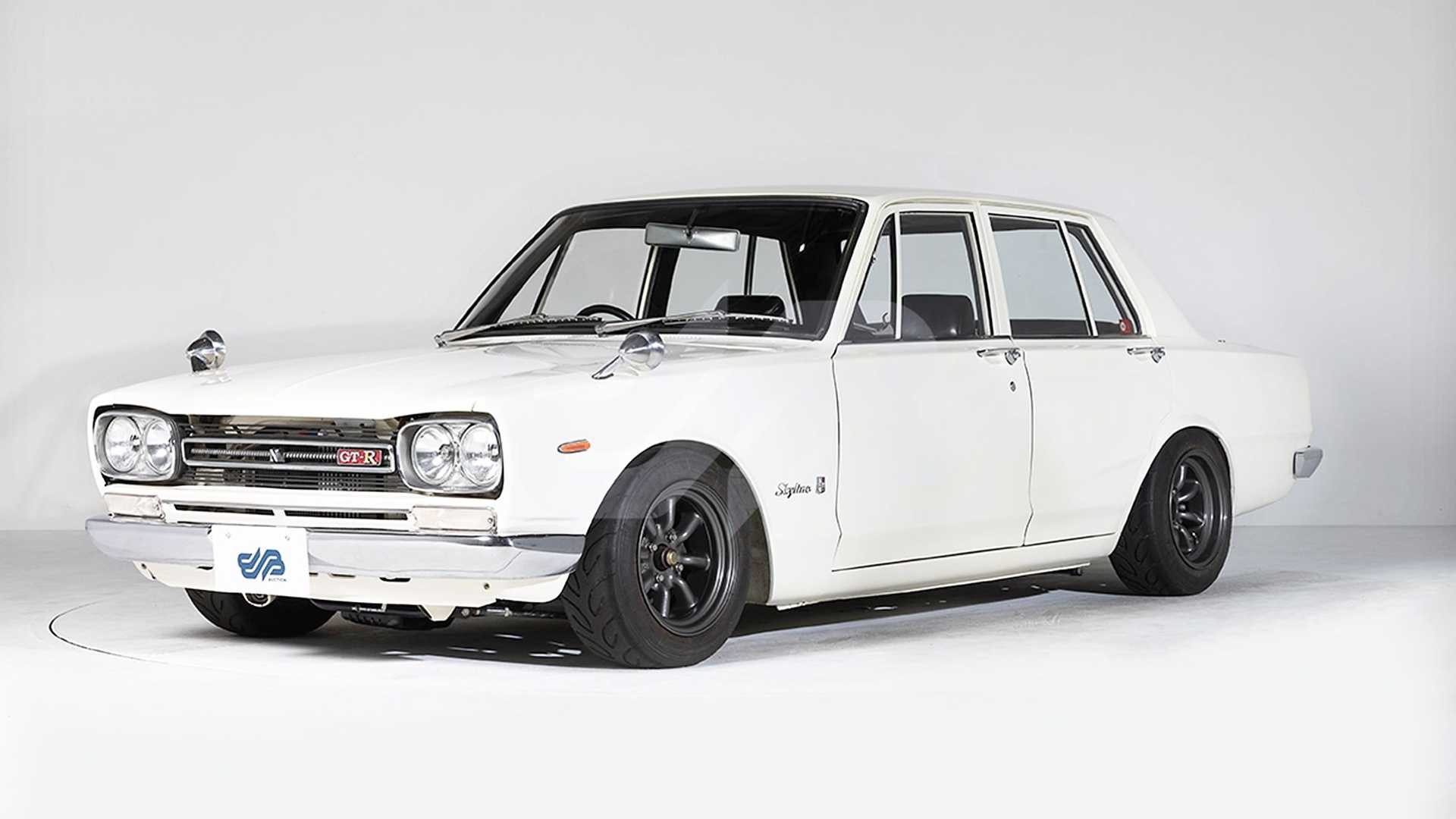 Nissan Skyline 2000 GT-R (1969): le immagini ufficiali